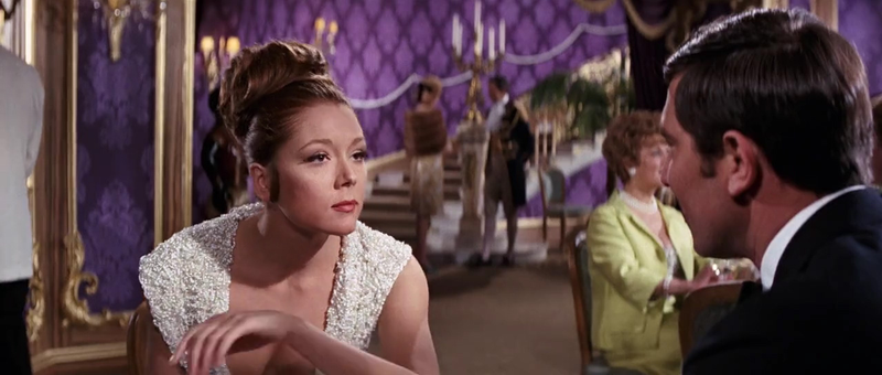 Illustration for article titled On Her Majesty’s Secret Service: The James Bond Christmas Special!